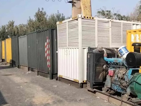 蓬安200KW柴油发电机机组每小时油耗是多少？
